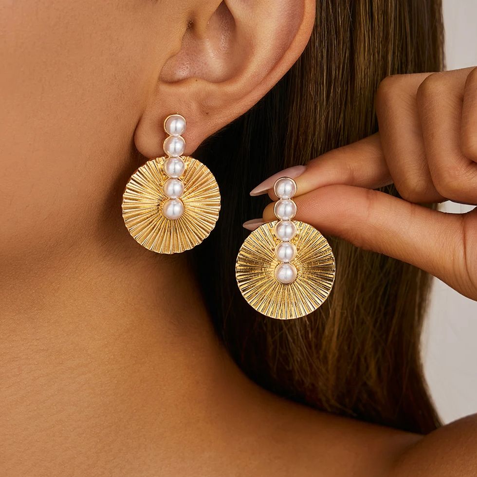 Elegant Pearl Fan Stud Earrings