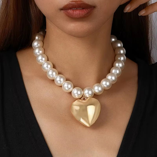 Exaggerated Heart Pearl Necklace