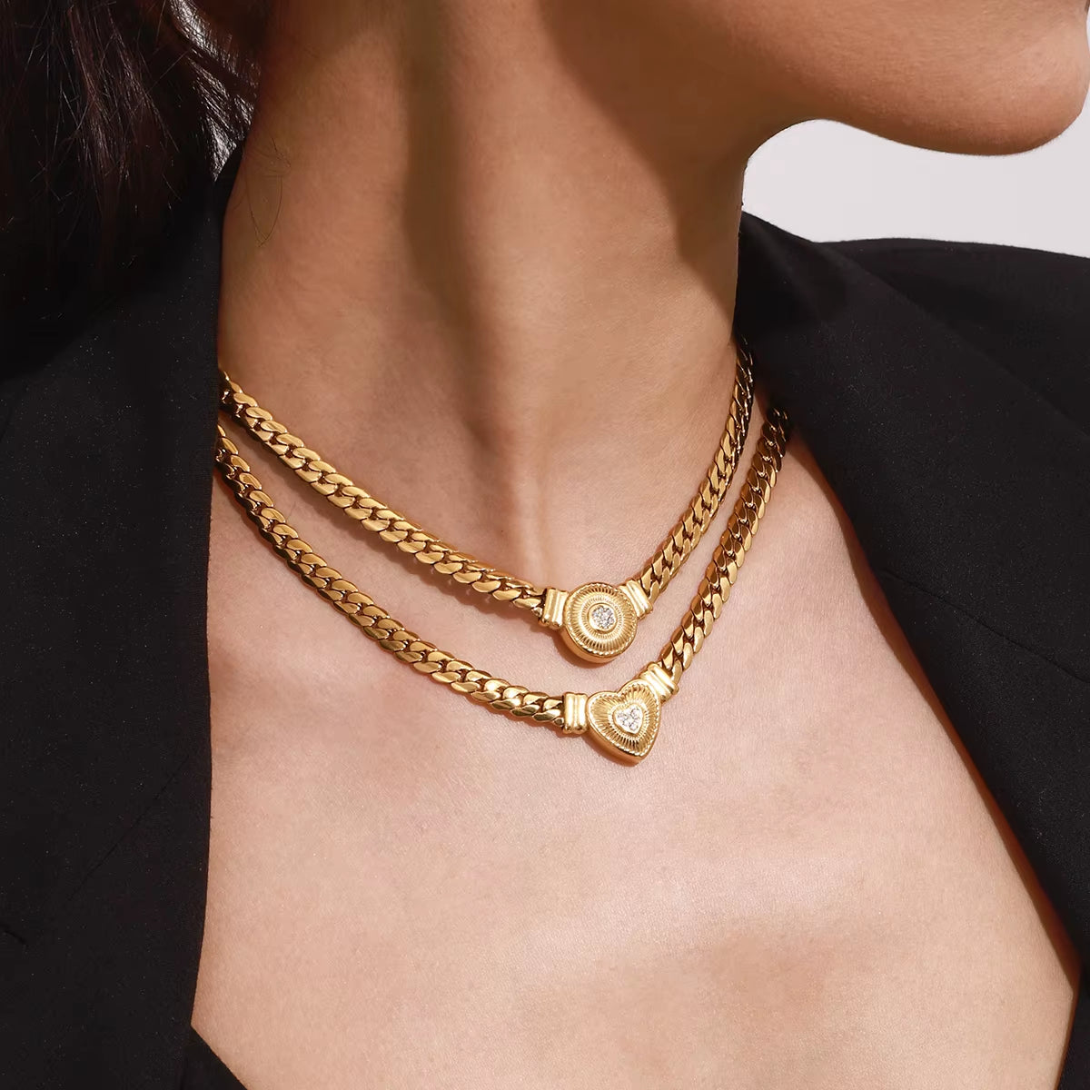 Ribbed Circle Heart Necklace