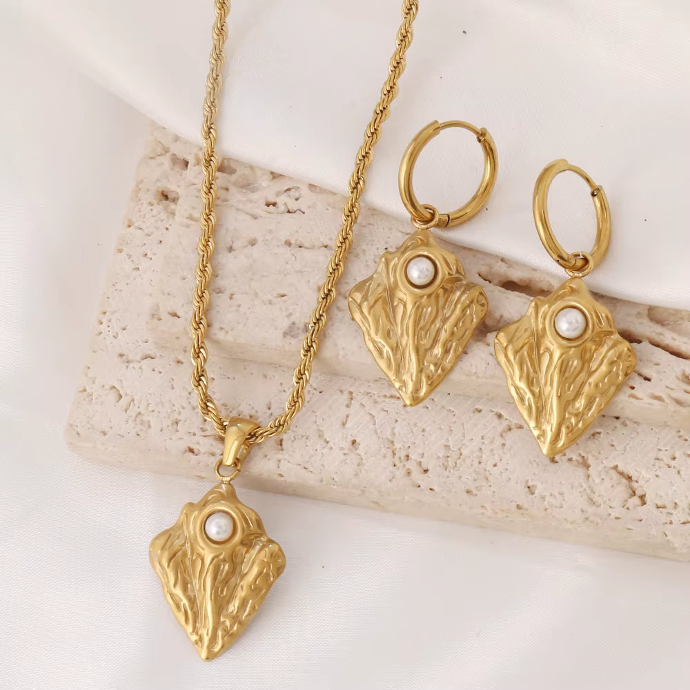 Pearl Triangle Jewelry Set