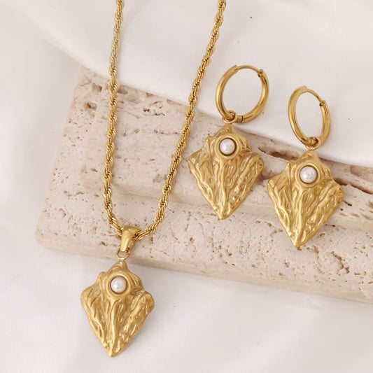 Pearl Triangle Jewelry Set