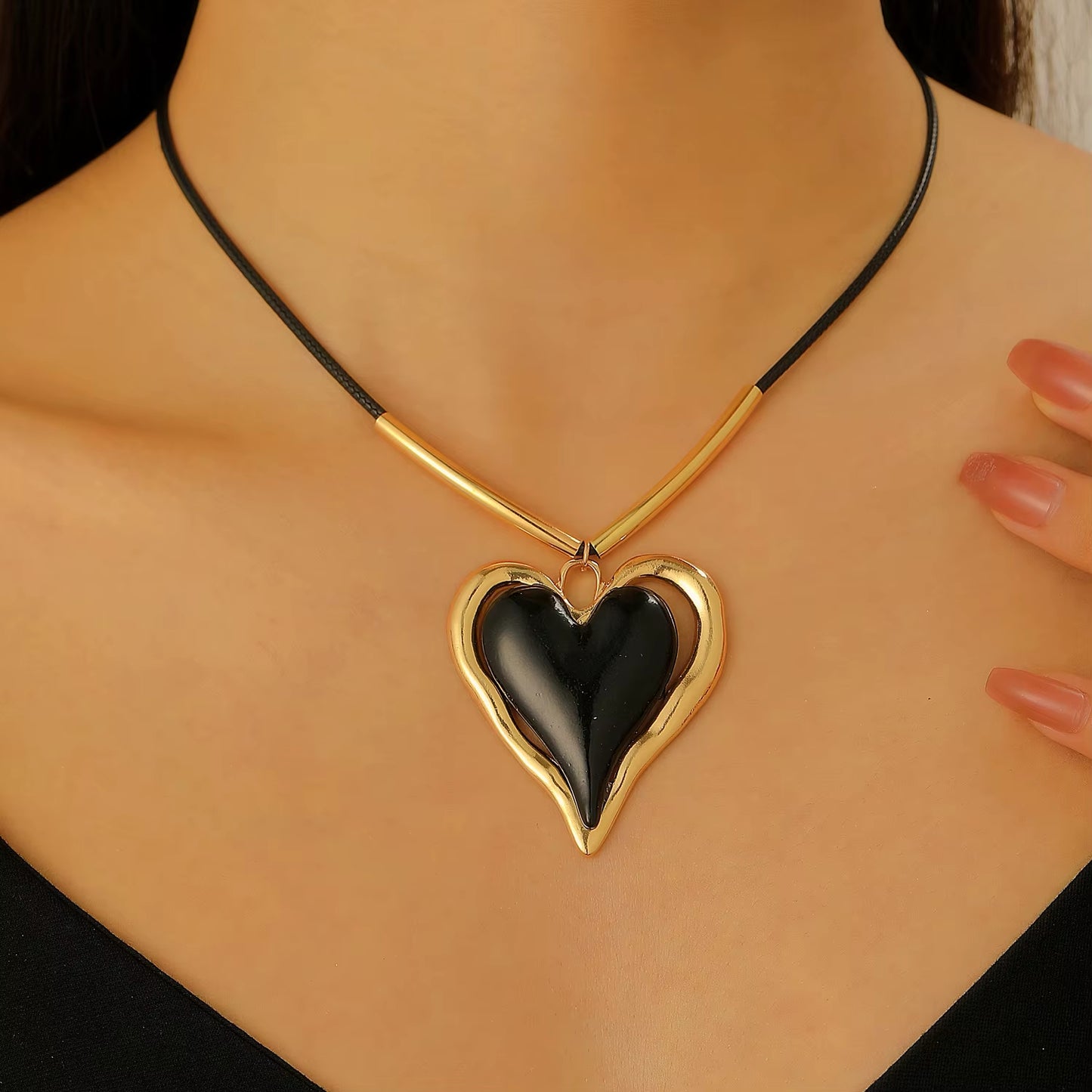 Exaggerated Gothic Heart Choker Necklace