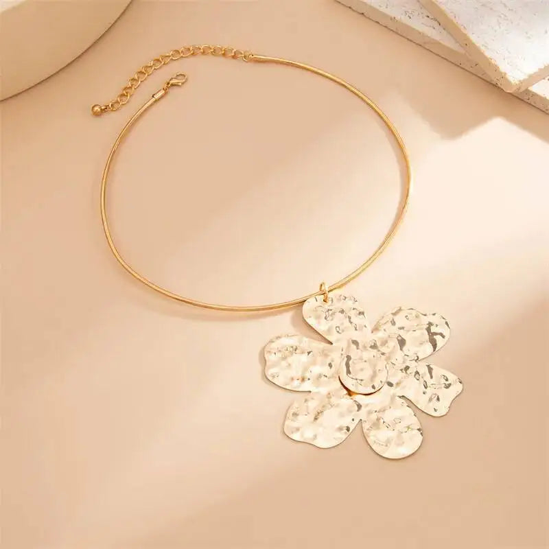 Punk Flower Collar Necklace