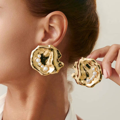 Inlaid Pearl Stud Earrings