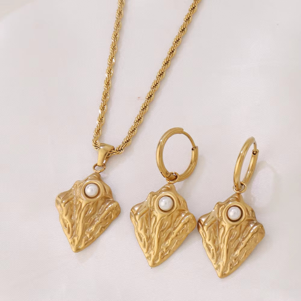 Pearl Triangle Jewelry Set