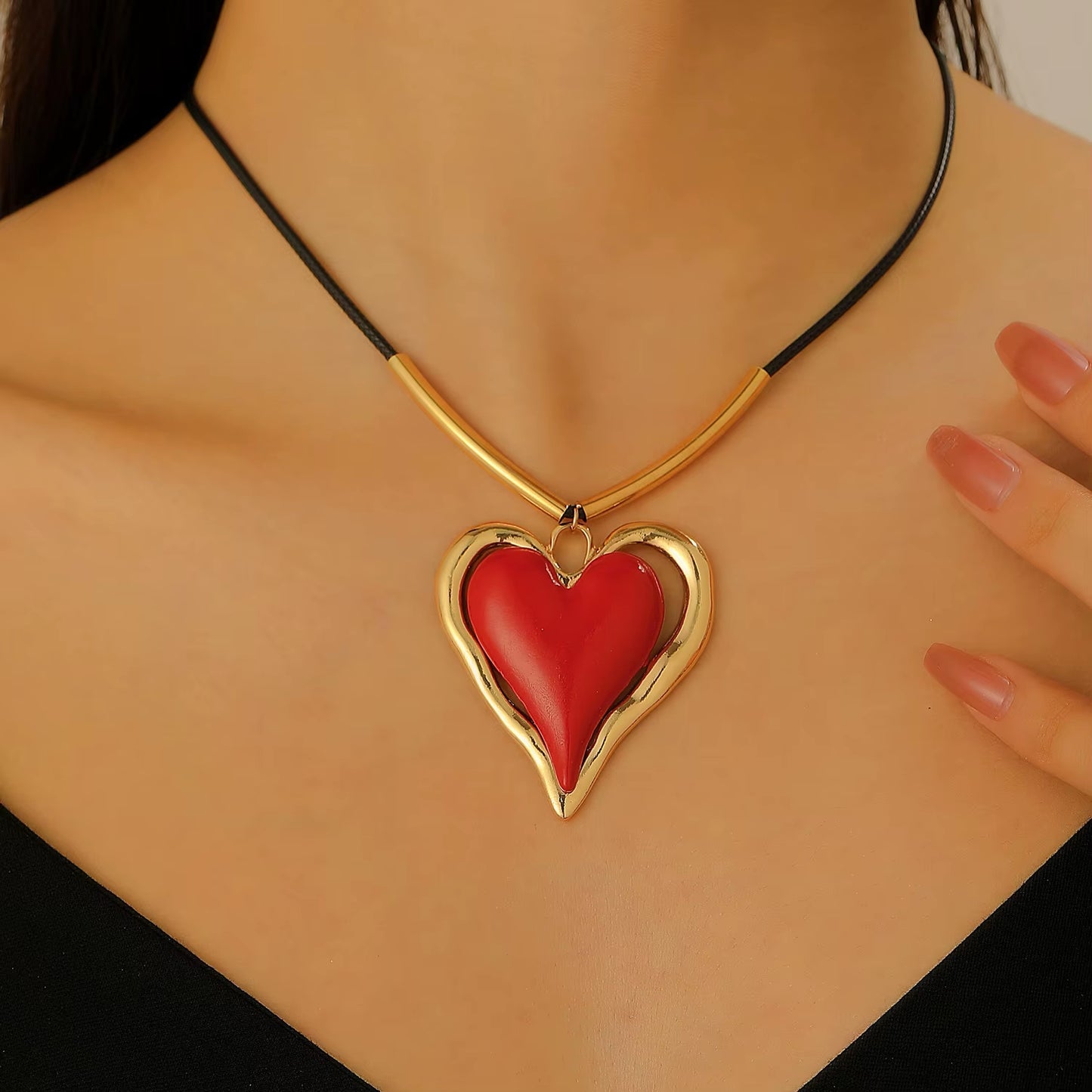 Exaggerated Gothic Heart Choker Necklace